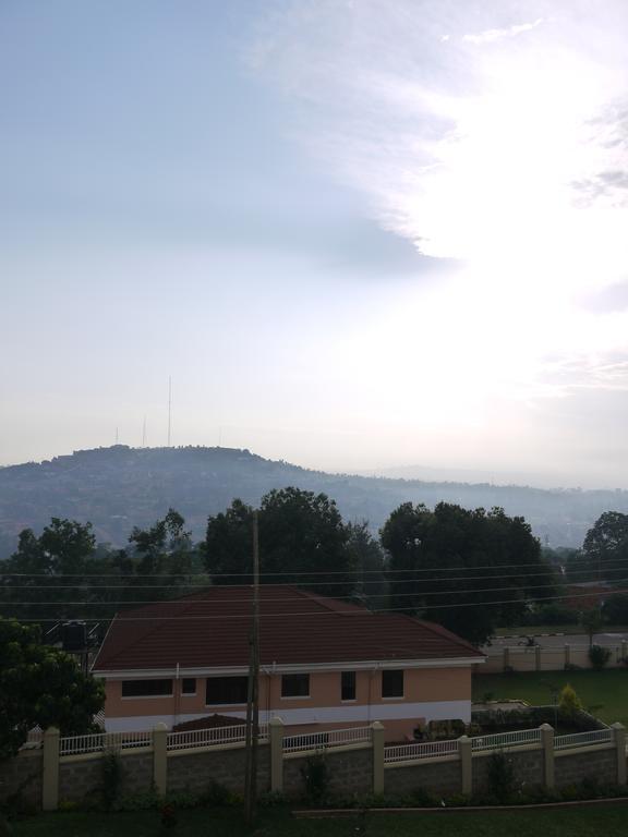 The Seventeen Apartment Hotel Kampala Dış mekan fotoğraf