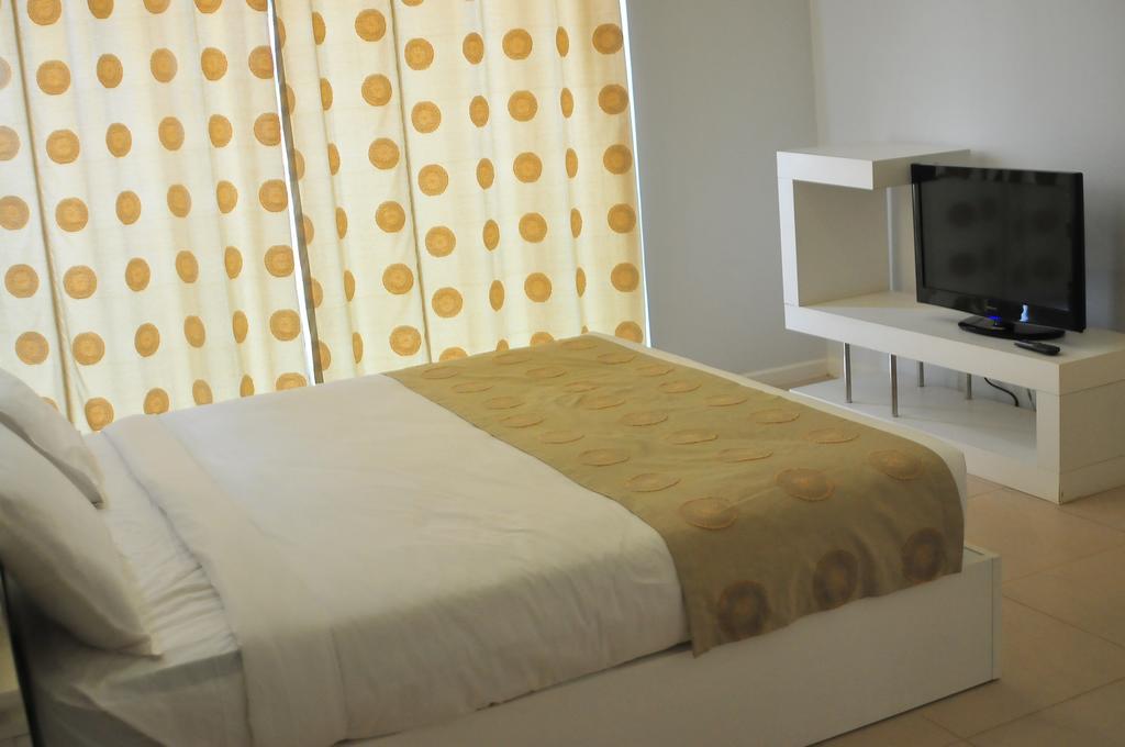 The Seventeen Apartment Hotel Kampala Oda fotoğraf
